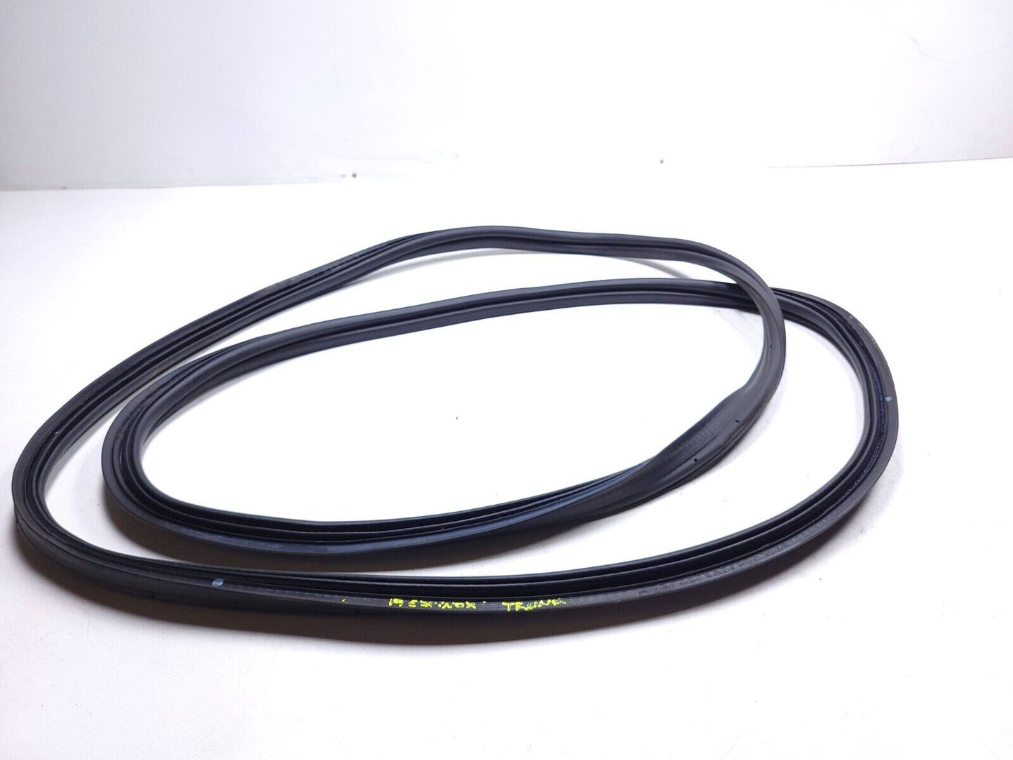 18 19 20 21 Chevrolet Equinox Trunk Lid Weatherstrip Seal OEM
