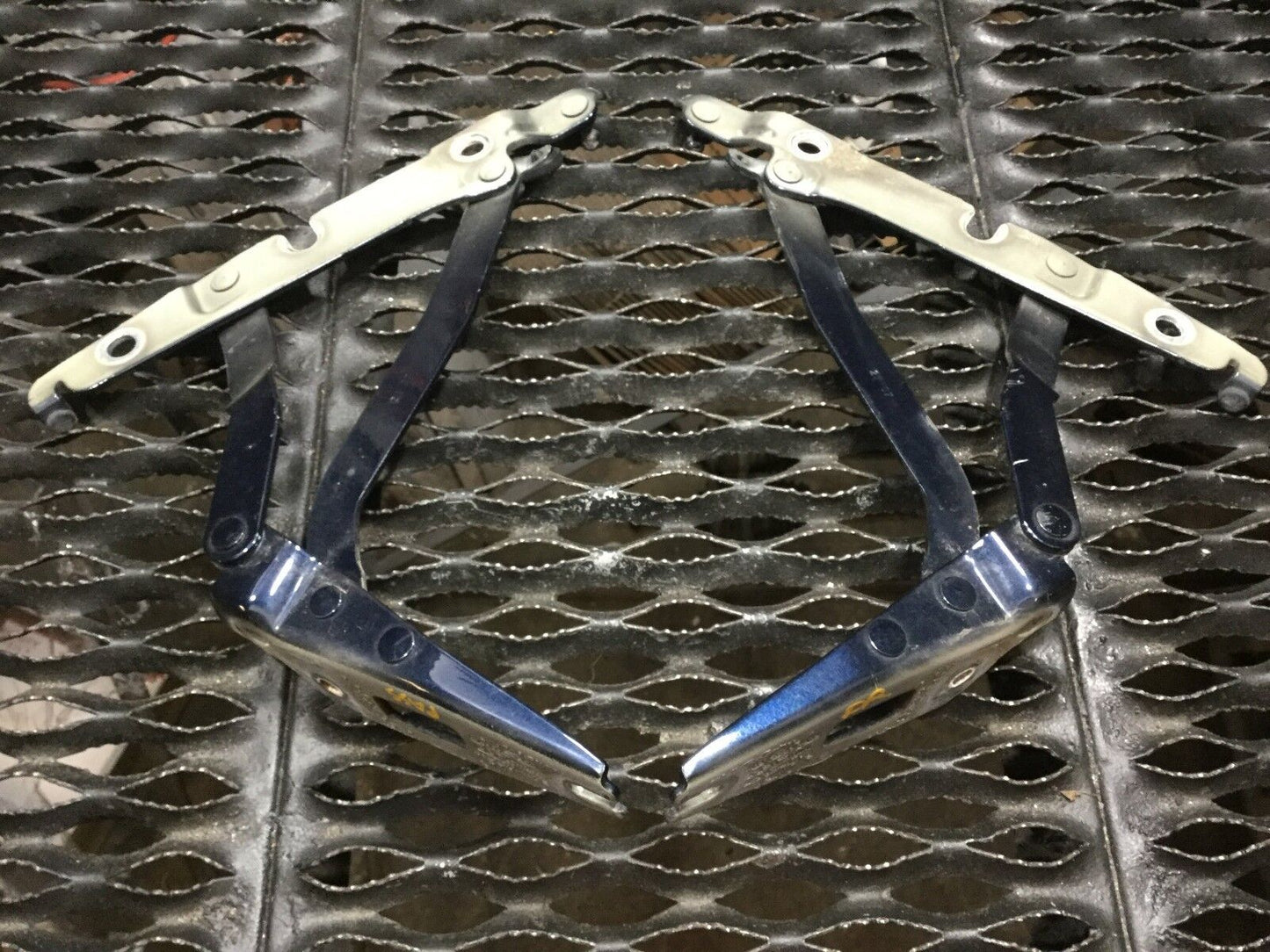 05 06 07 08 Audi A4 Trunk Lid Hinge Left & Right 2pcs OEM