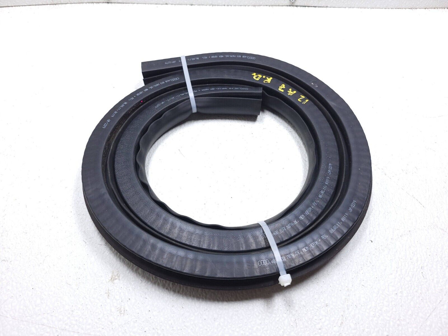 12 13 14 15 16 17 Audi A7 Door Weatherstrip Seal Rear Left Driver Side OEM