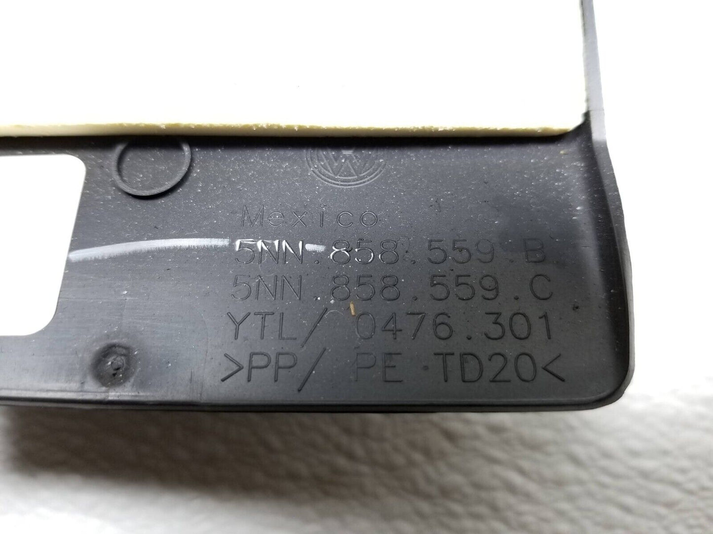 19 20 21 Volkswagen Jetta Steering Column Shroud Upper & Lower Cover Trim OEM