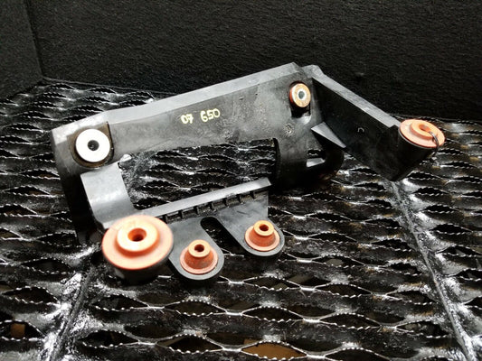 06 07 08 09 10 BMW 650i E63 Dynamic Drive Valve Block Pump Support Bracket OEM