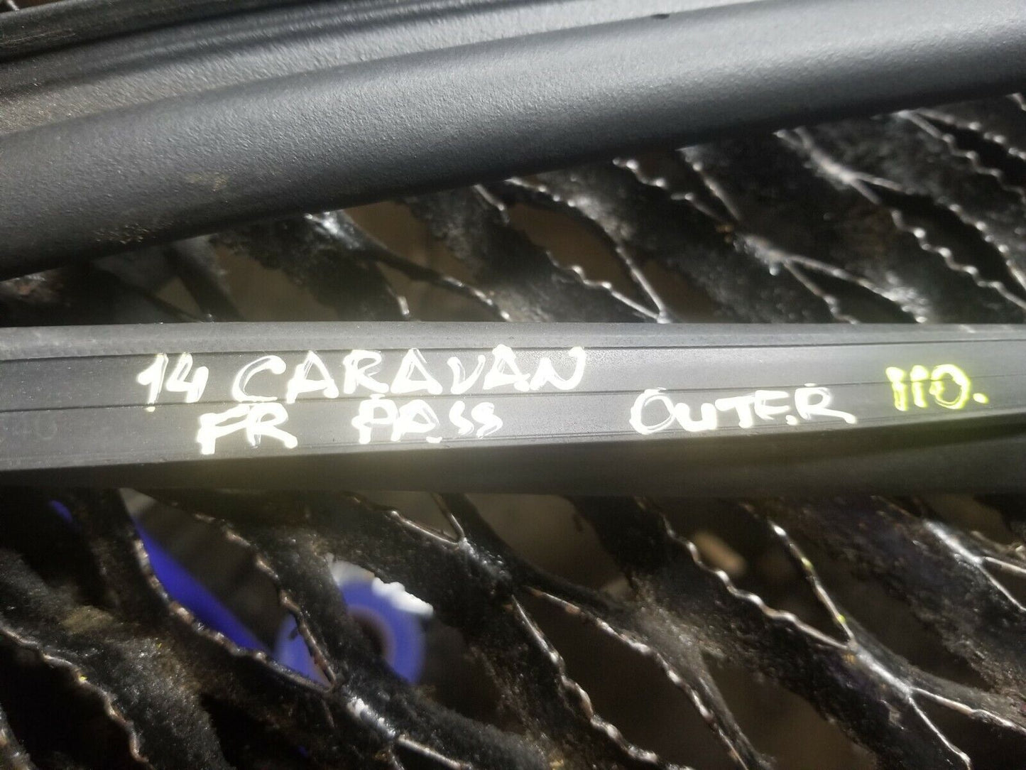 14 2014 Dodge Grand Caravan Front Right Pass Door Outer Weatherstrip Seal OEM