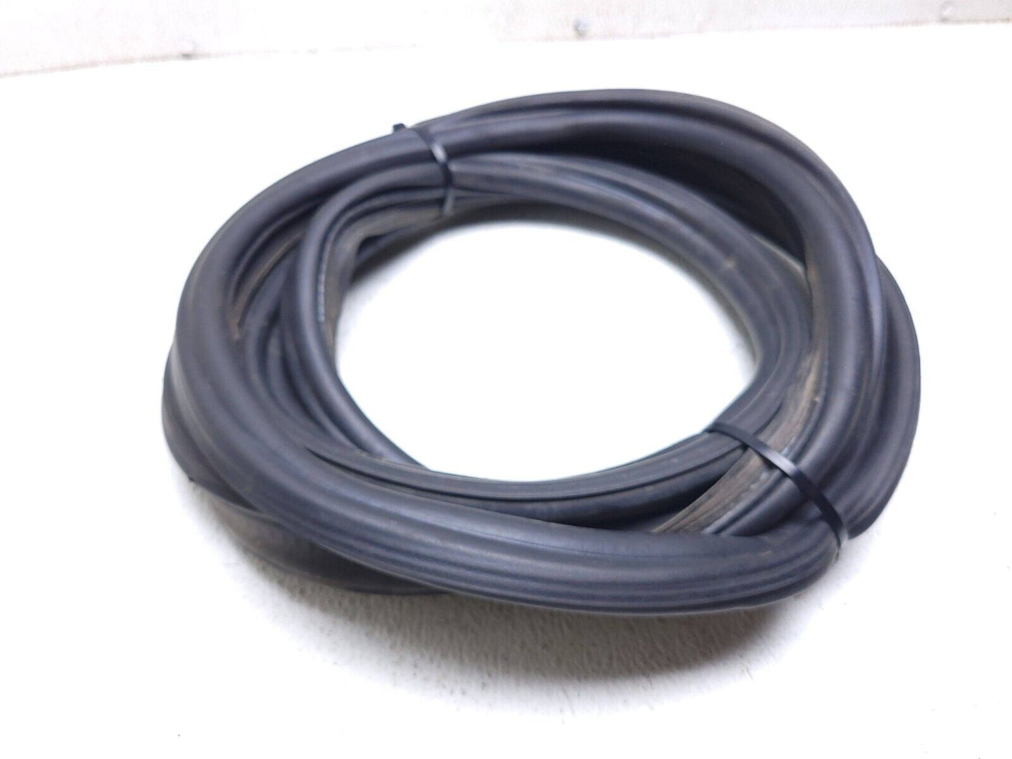 12-19 Volkswagen Passat B7 Sedan Trunk Lid Weatherstrip Seal OEM