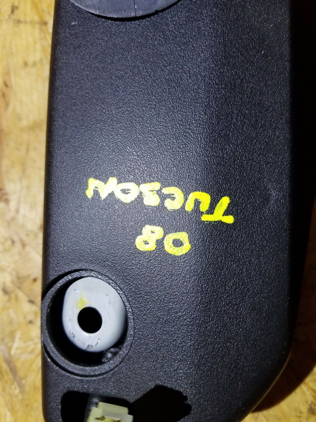 07 08 09 Hyundai Tucson Rear Window Glass Striker W/ Contact Connector OEM 89k