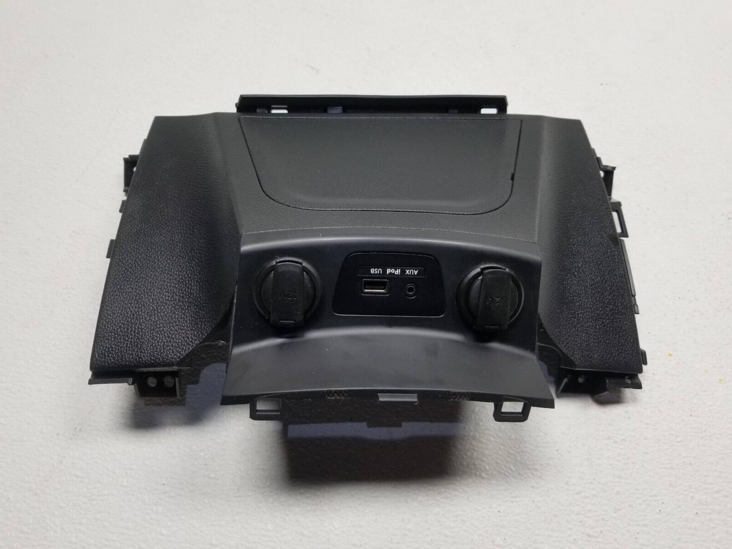 14 15 16 17 Hyundai Elantra Gt Center Lower Dash Trim Bezel Usb Aux Port OEM