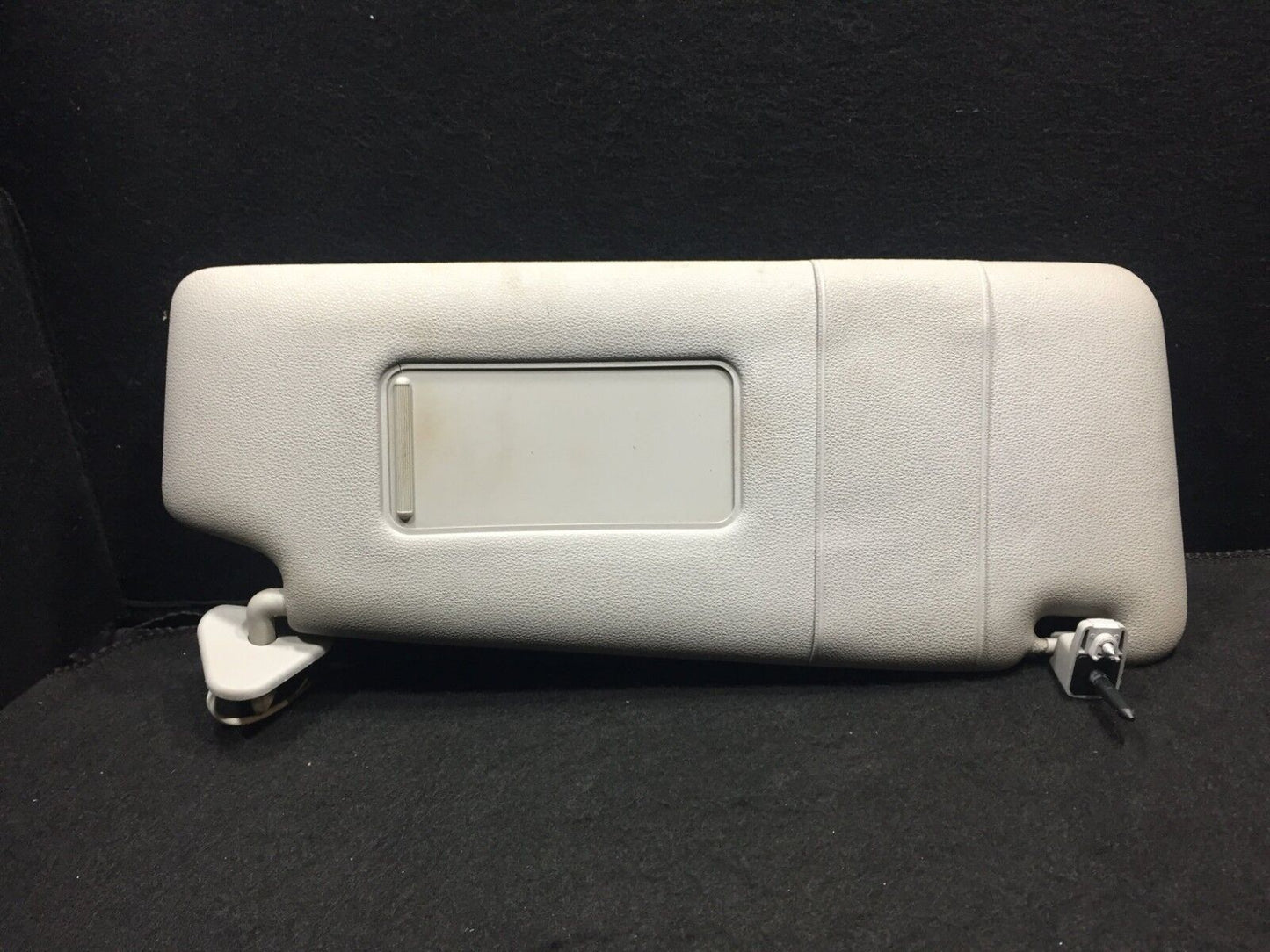 07 08 09 10 BMW X3 E83 Right Passenger Sun Visor OEM D34