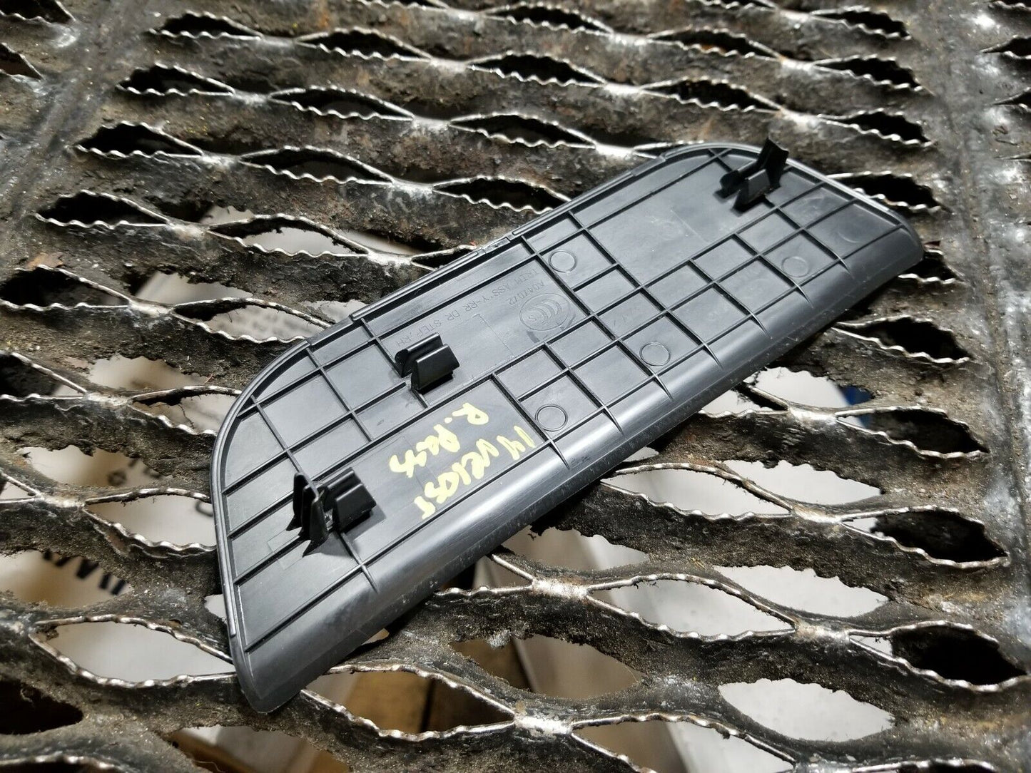 12 13 14 15 16 Hyundai Veloster Rear Right Pass Door Scuff Step Sill Plate OEM