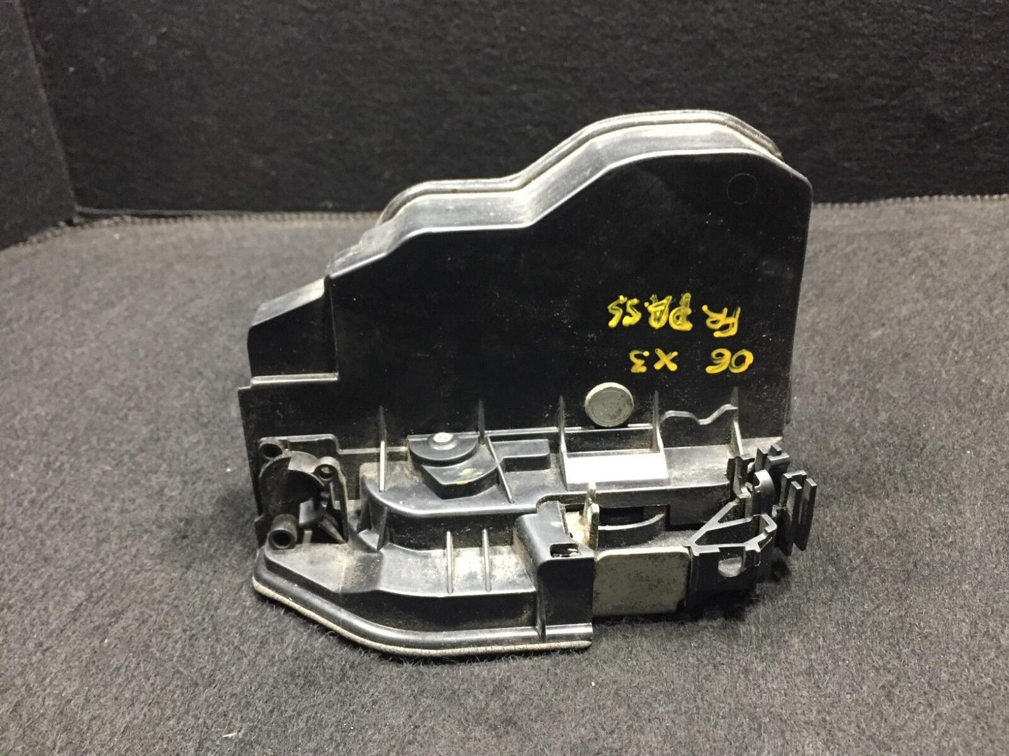 06 07 08 09 10  BMW X3 E83 Front Right Passenger Side Door Lock Actuator OEM D34