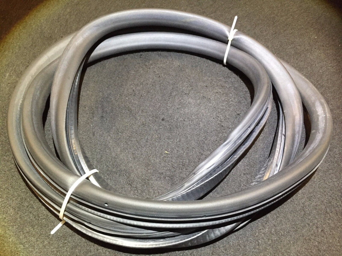 05 06 07 08 Audi A6 C6 Sedan Rear Left Driver Side Door Weatherstrip Seal OEM