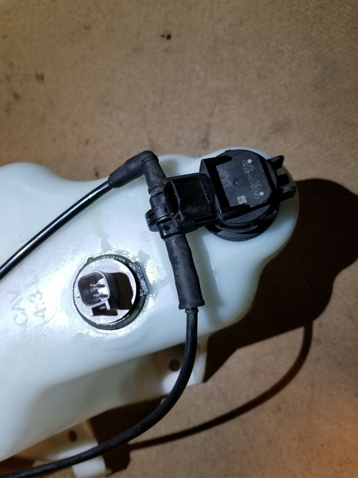 05 06 07 Dodge Magnum Washer Fluid Reservoir Tank 04805737aa OEM