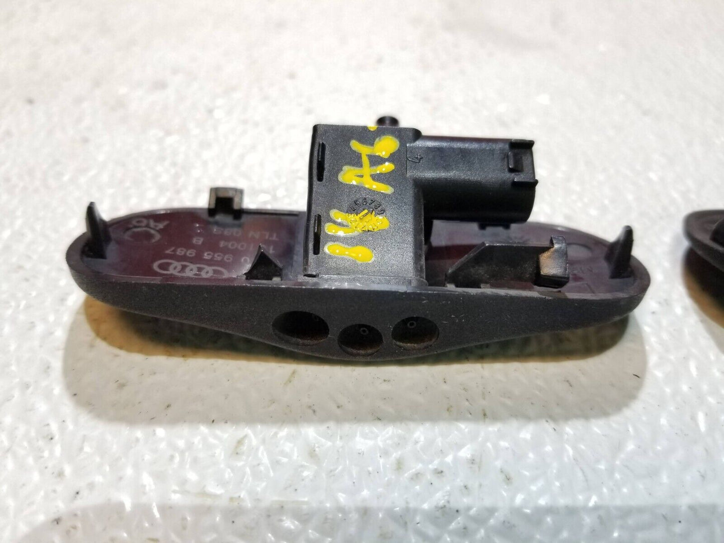 12 13 14 15 Audi A6 Windshield Wiper Washer Sprayer Jet Nozzle 2pcs OEM