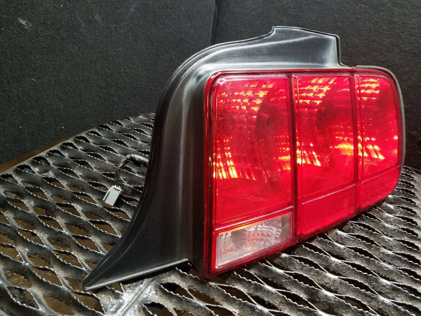 05 06 07 08 09 Ford Mustang Convertible Right Pass Side Tail Light OEM 44k