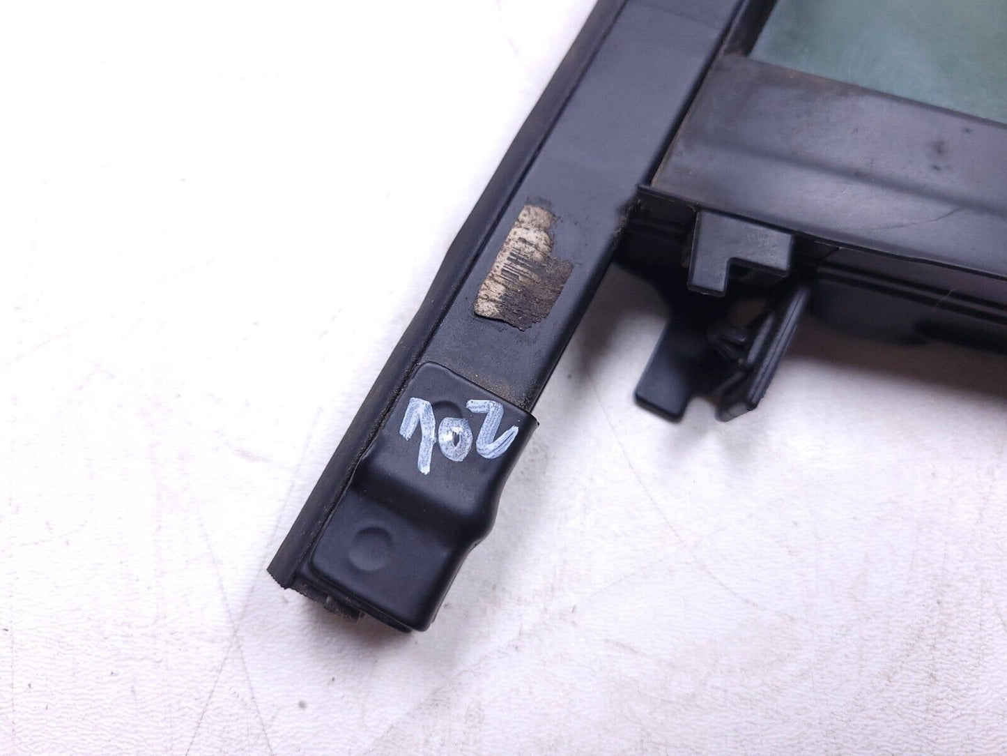 20 21 22 Hyundai Venue Rear Door Vent Window Glass Left Driver Side OEM