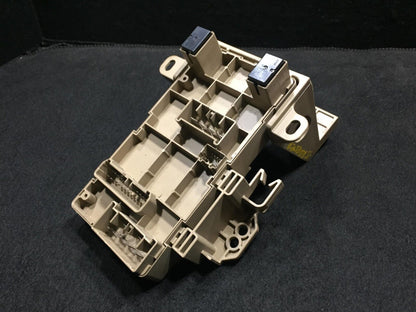 14 15 16 Subaru Forester Fuse Relay Box 82201fj110 OEM 43k