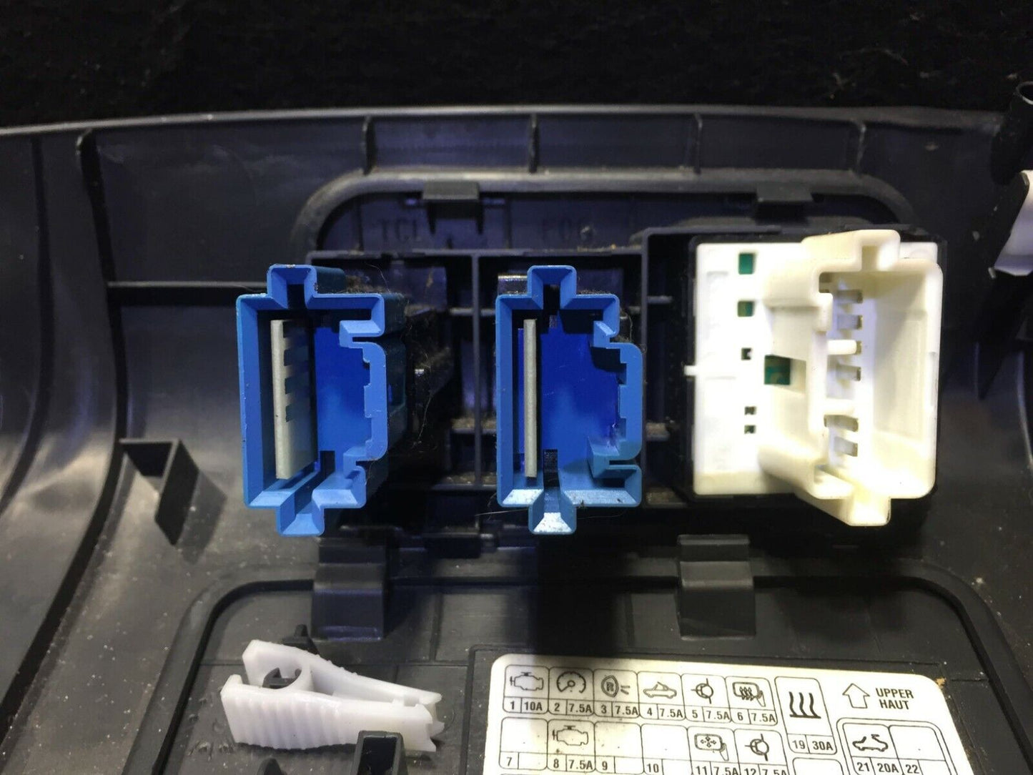 06 07 08 09 10 11 12 Mitsubishi Eclipse Left Driver Knee Bolster Kick Panel OEM