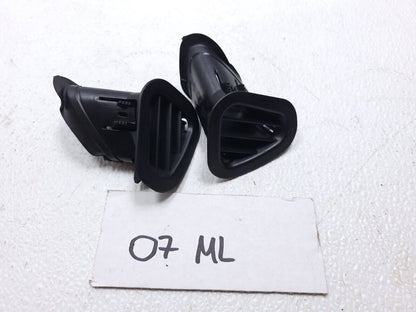 06 07 08 09 10 11 Mercedes Ml500 Dash Defroster Air Vent Left & Right Pair OEM