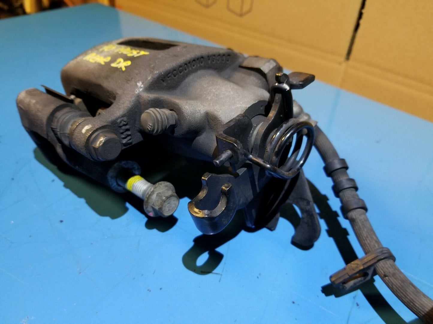 10 11 12 13 14 Ford Mustang Cabrio Rear Left Driver Side Brake Caliper OEM