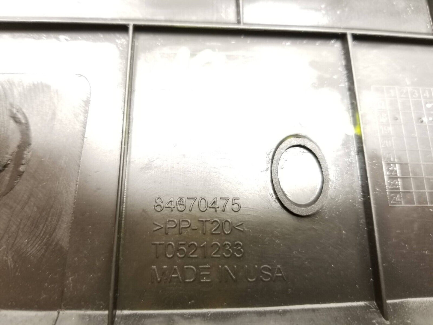 18 19 20 21 Chevrolet Equinox Dash Left Side Knee Bolster Lower Cover Panel OEM