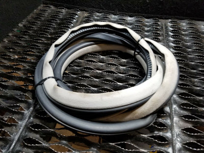 06 07 08 Acura Rl Rear Left Driver Side Door Weatherstrip Seal OEM