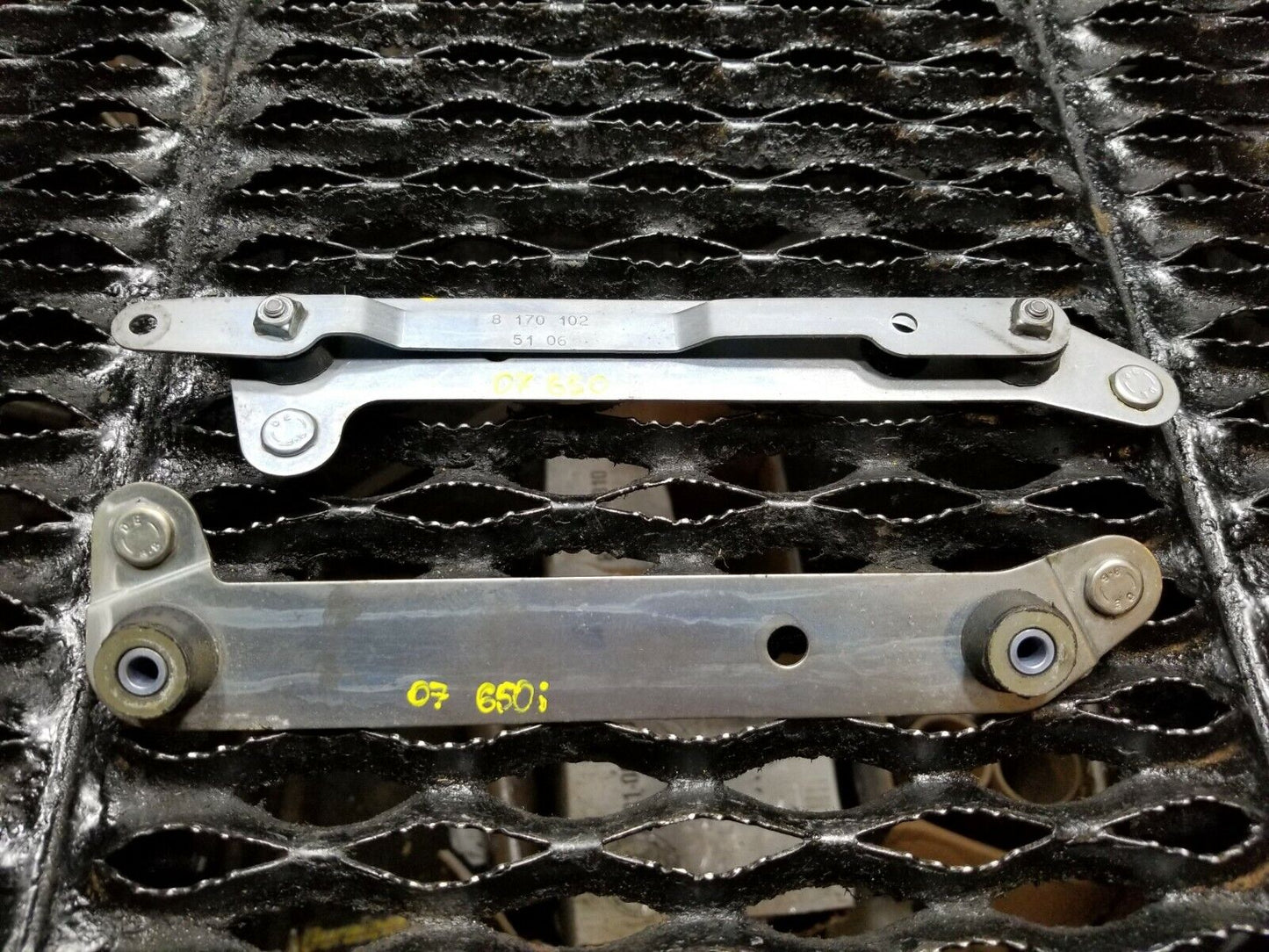 06 07 08 09 10 BMW 650i E63 Engine Motor Cover Bracket Support Set  2pcs OEM
