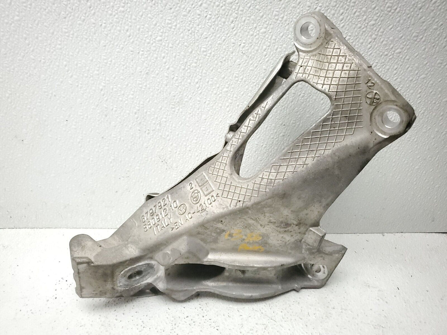 07 08 09 10 11 12 13 BMW X6 Engine Mount Bracket Right Pass Side OEM