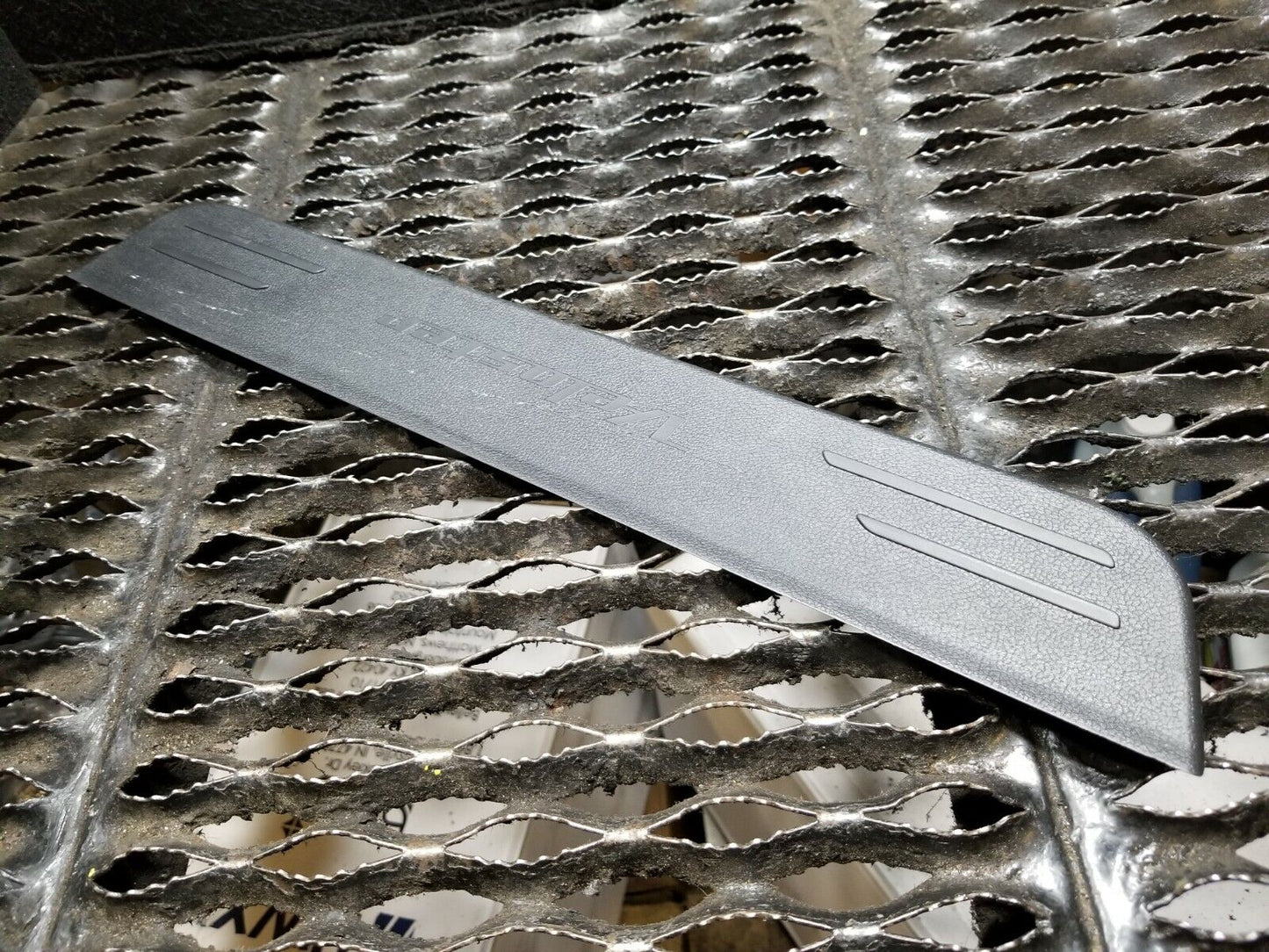 12 13 14 15 16 Hyundai Veloster Front Right Pass Door Scuff Step Sill Plate OEM