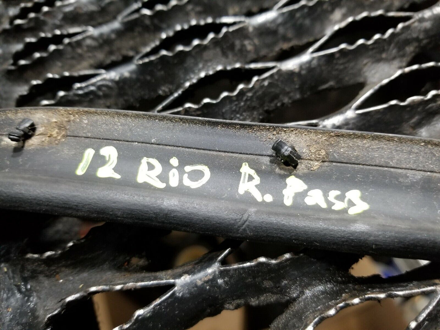 12 13 14 15 Kia Rio Rear Right Pass Side Door Weatherstrip Seal OEM