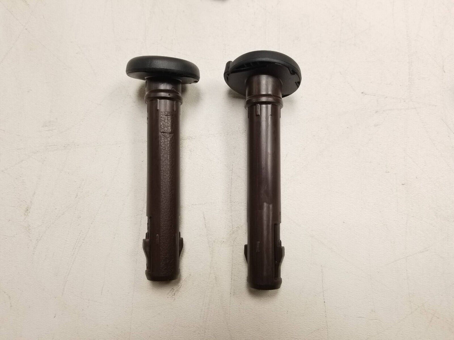 20 21 22 Hyundai Venue Front Passenger Seat Headrest Guide Sleeve W/ Trim OEM