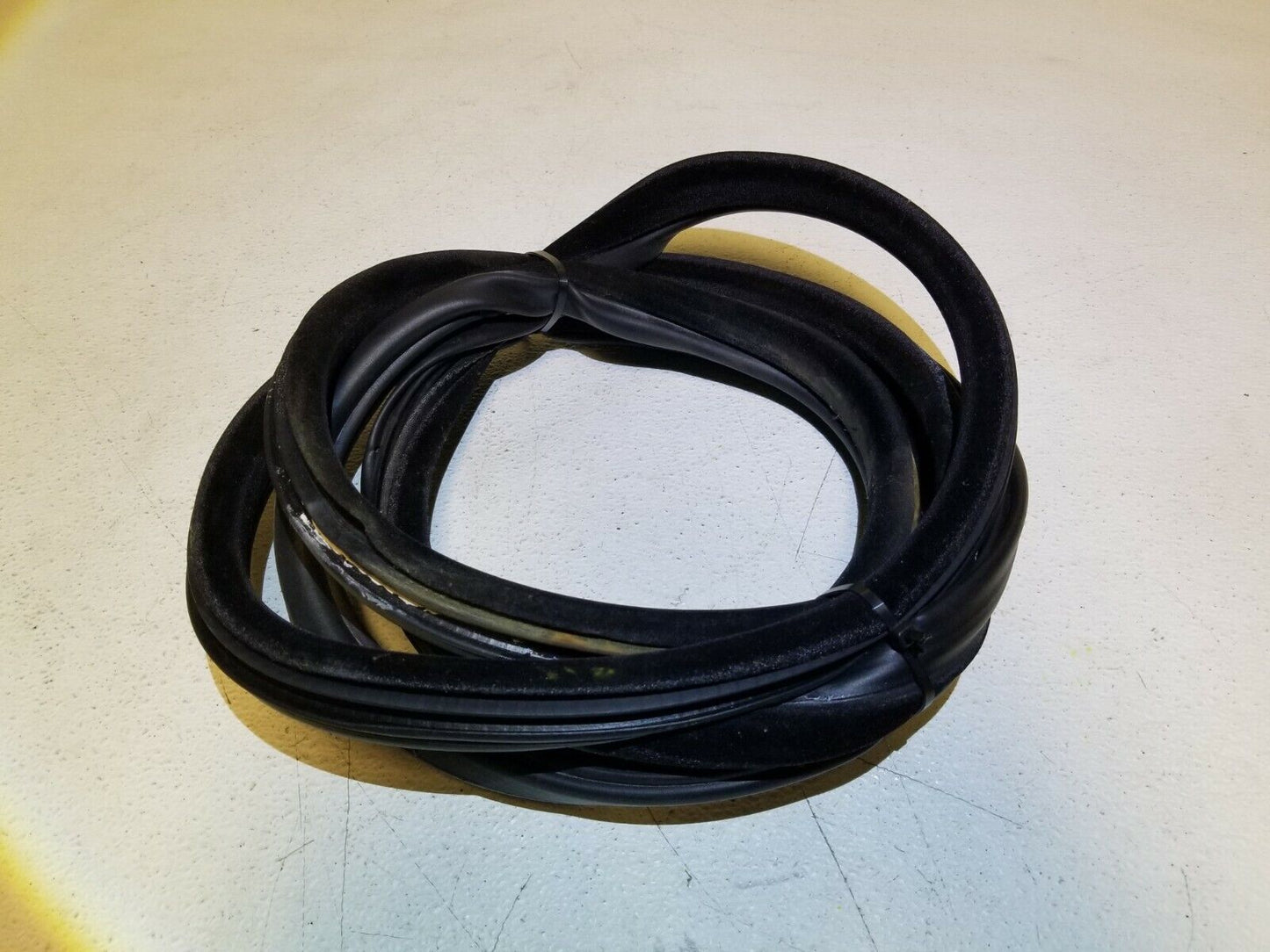 06 07 08 09 Range Rover Sport Rear Right Pass Side Door Weatherstrip Seal OEM