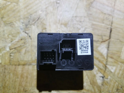 14 15 16 17 Fiat 500l Aux Jack Usb Sd Card Port OEM