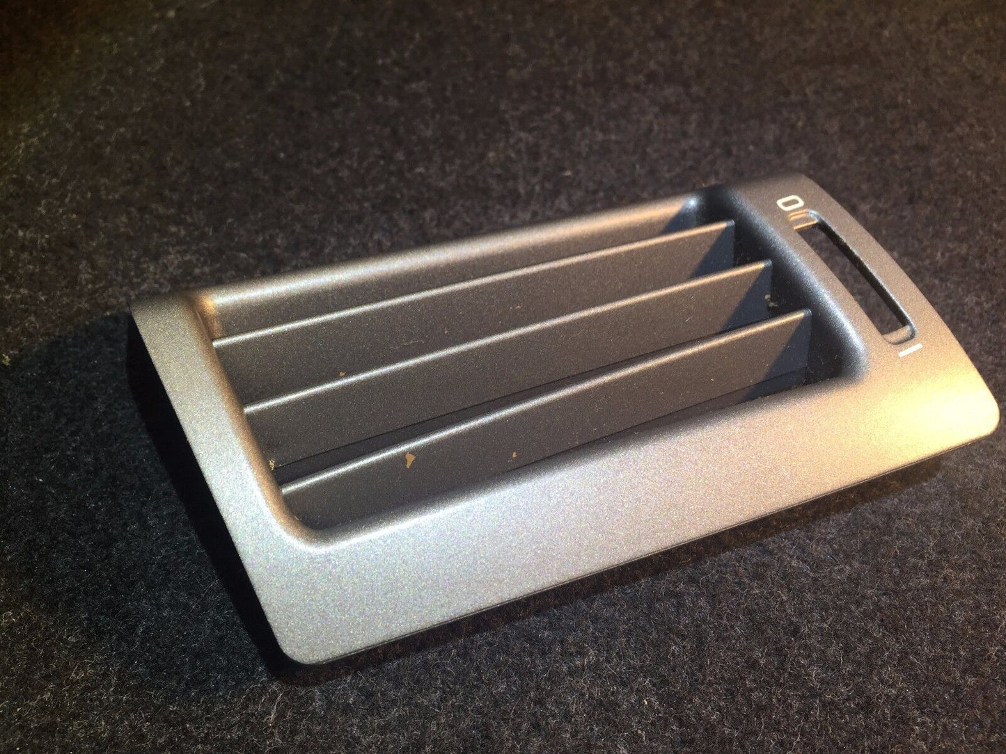 02 03 04 05 BMW 745i Front Right Passenger Side Dash Vent Cover 64226913340 OEM