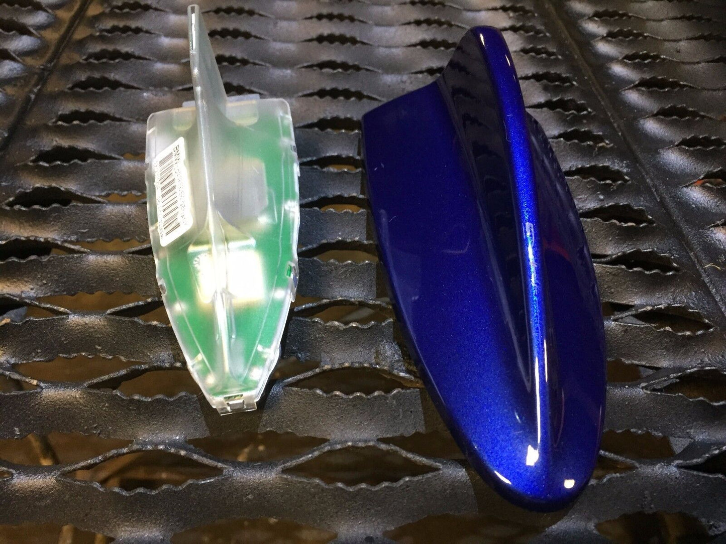 07 08 09 10 11 BMW E90 328xi Roof Shark Fin Antenna Blue OEM 9111314