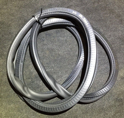 05 06 07 08 Audi A4 Front Right Pass Door Weatherstrip Seal