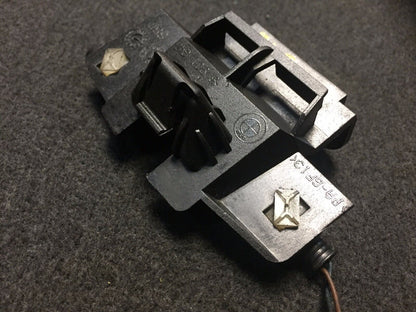 02 03 04 05 BMW E65 E66 Micro Air Housing Mount Bracket Holder 6901647 OEM