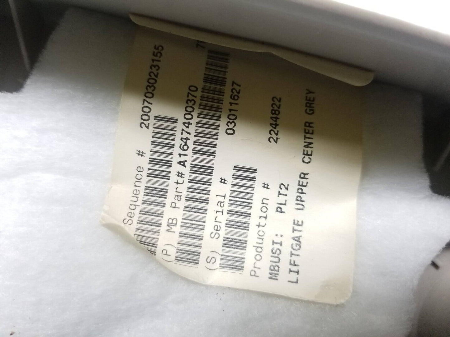 06 07 08 09 10 11 Mercedes Benz Ml500 Rear Upper Center Liftgate Trim Cover OEM
