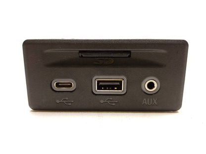 18 19 20 21 Chevrolet Equinox Aux Media Usb Type C Socket Port W/ Navi Sd OEM