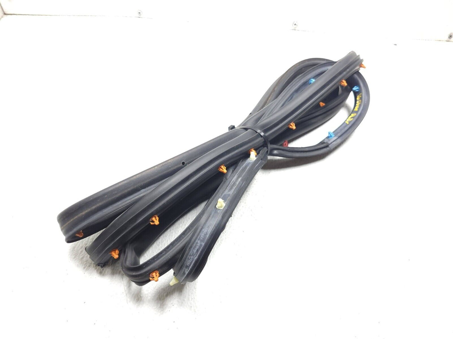 14 15 16 17 18 Jeep Cherokee Rear Door Weatherstrip Seal Driver Side Left OEM