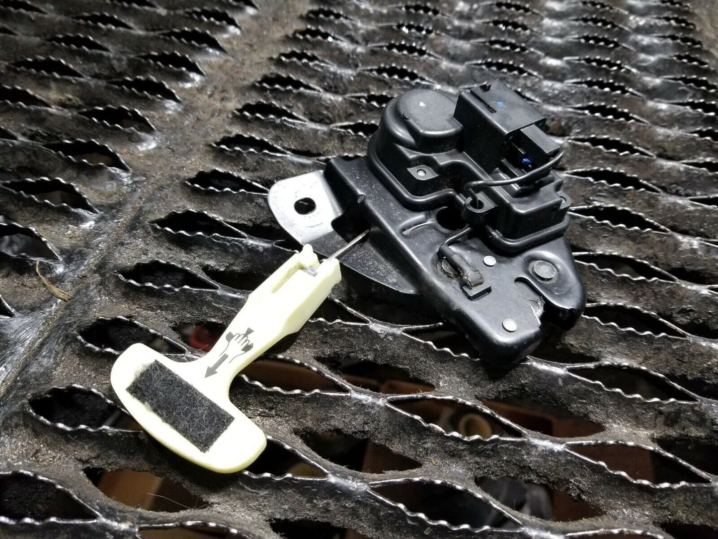 11 12 13 14 Dodge Avenger Trunk Lid Lock Latch Actuator OEM