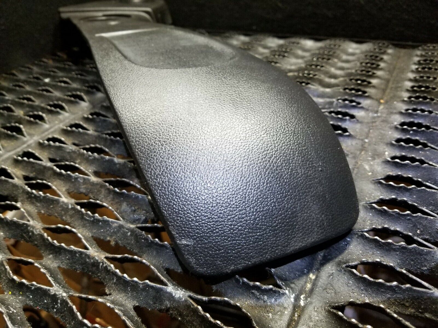 11 12 13 14 15 Chevy Cruze Front Right Passenger Seat Cover Trim Bezel OEM