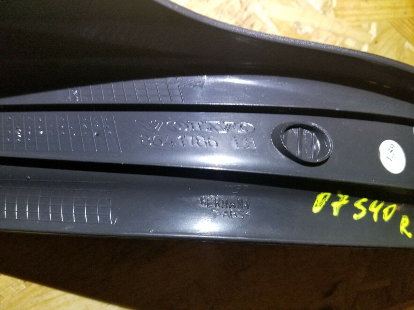 05 06 07 Volvo S40 Rear Left Driver Side Door Sill Scuff Plate Trim OEM