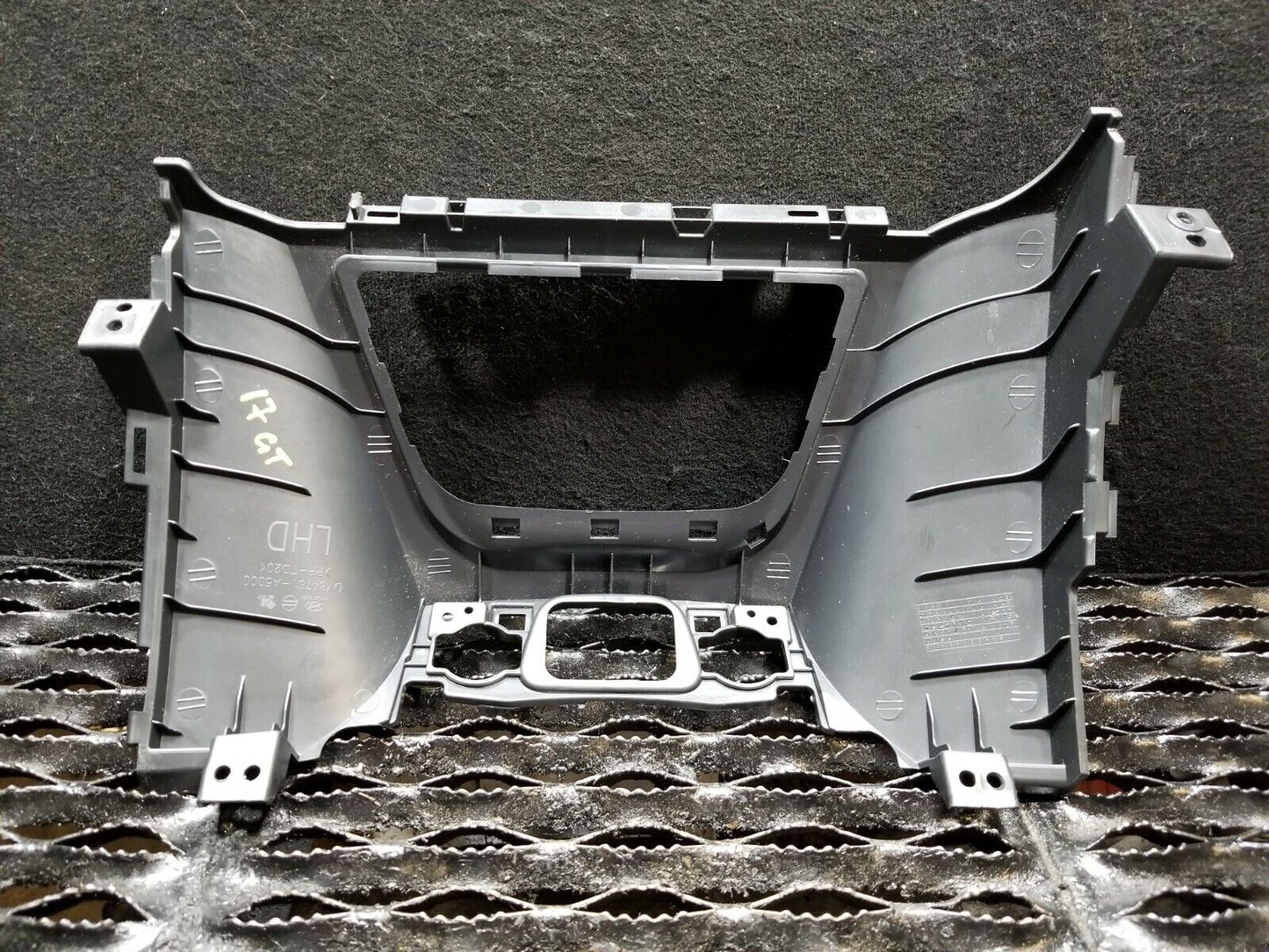 15 16 17 Hyundai Elantra Gt Center Lower Dash Trim Bezel OEM 35k Miles