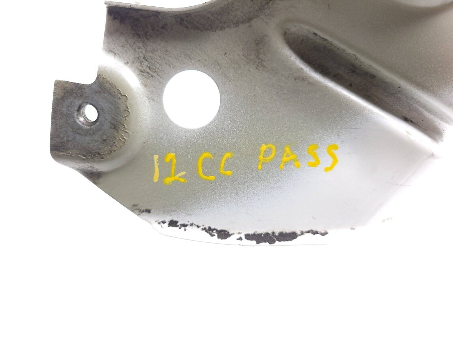 09 10 11 12 Volkswagen Cc Front Fender Mount Bracket Left & Rigth Pair OEM