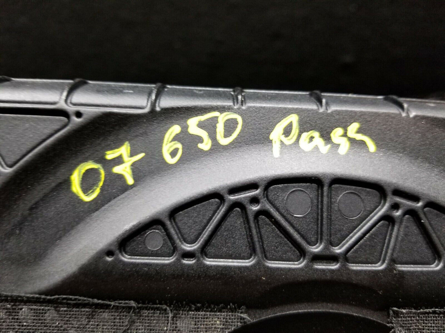 06 07 08 09 10 BMW 650i E63 Under Seat Speaker Cover Passenger Side Right OEM