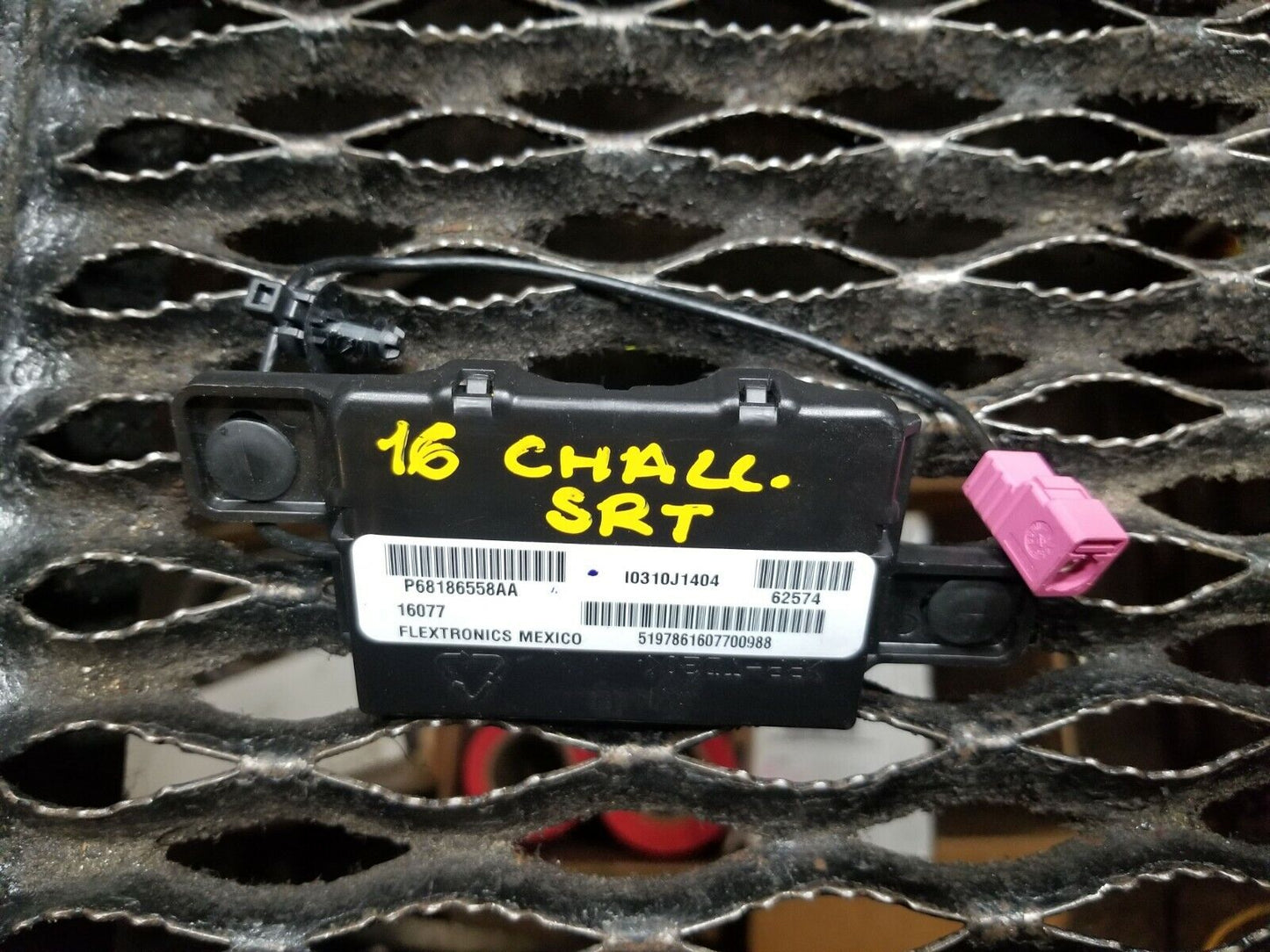 16 17 Dodge Challenger SRT Keyless Entry Antenna 68186558aa OEM 12k Miles