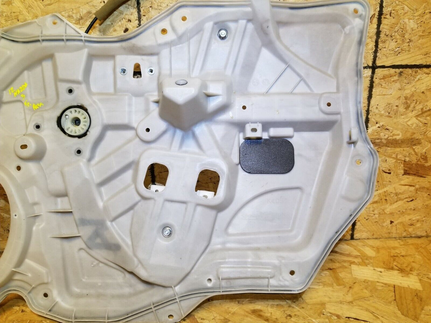 09 10 11 12 13 Mazda 3 Front Right Passenger Window Regulator Panel OEM