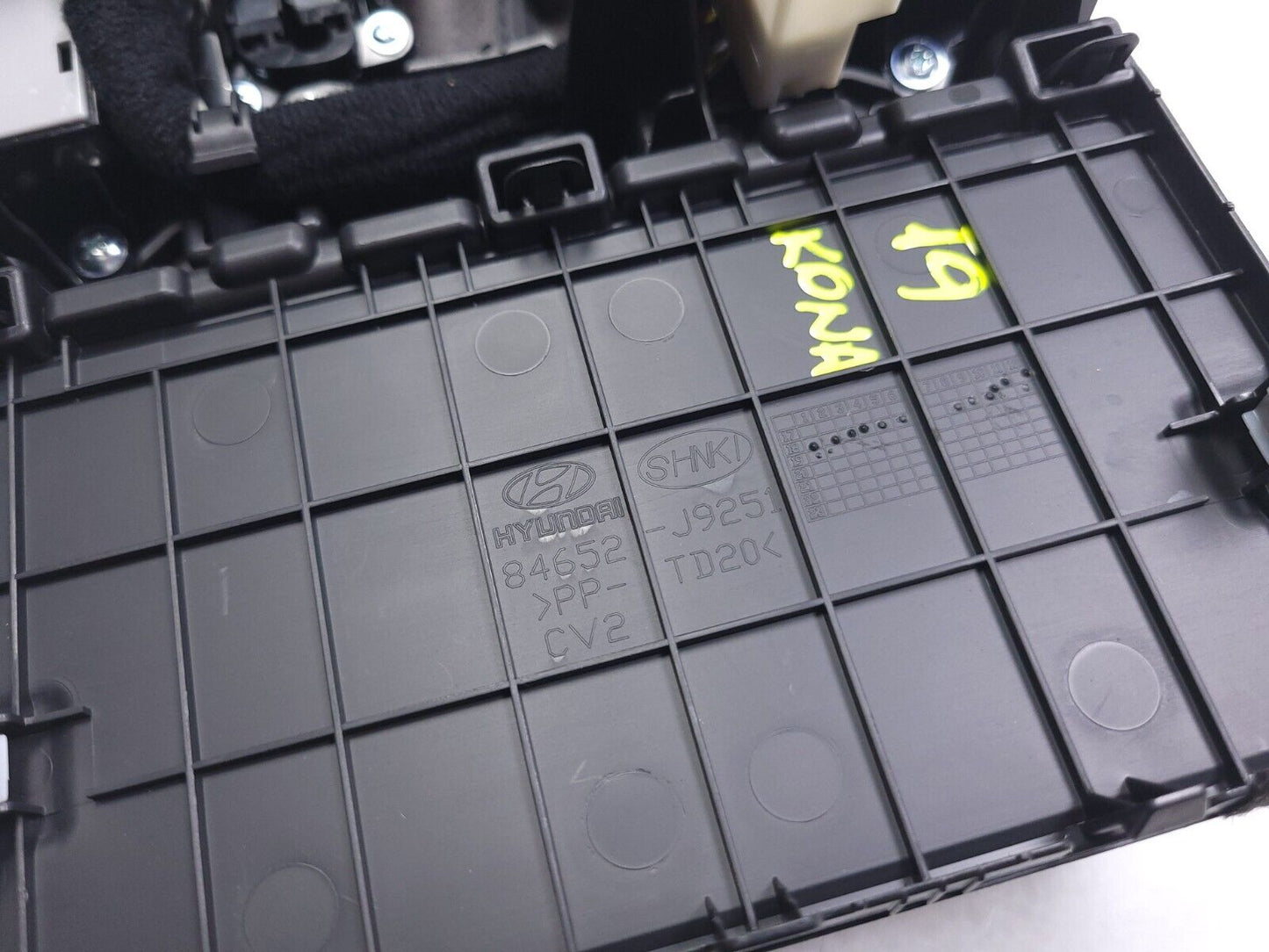 18-21 Hyundai Kona At Transmission Shifter Trim Indicatir W/ Boot & Knob OEM