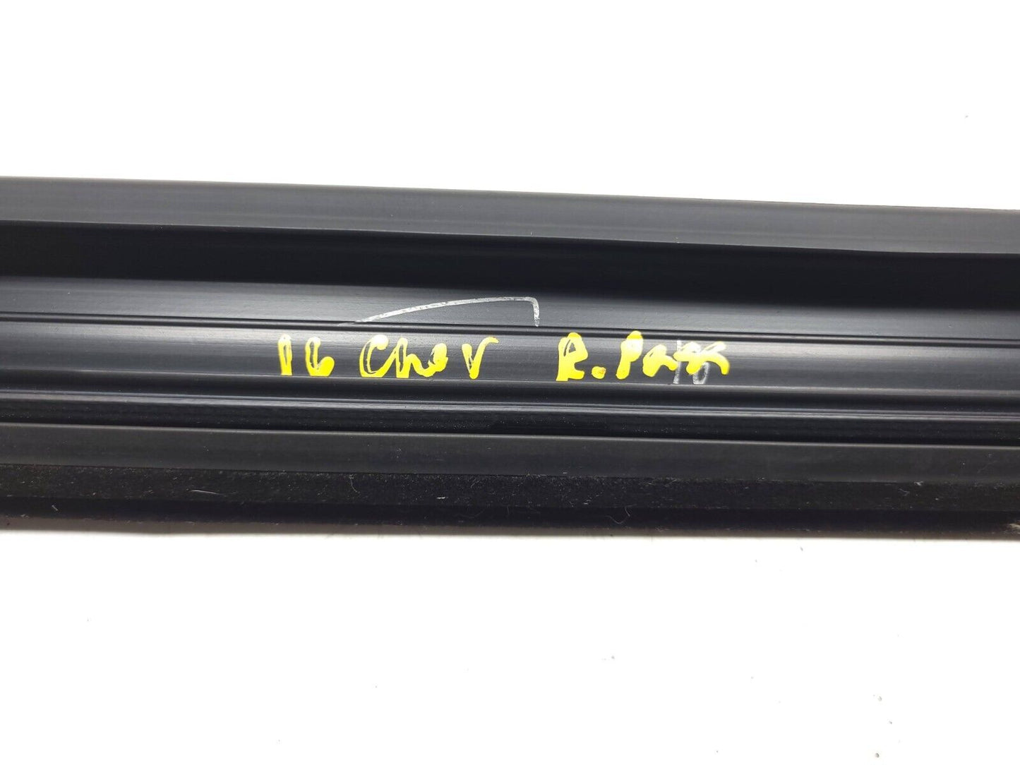 14 15 16 17 18 Jeep Cherokee Door Window Frame Seal Rear Right Pass Side OEM