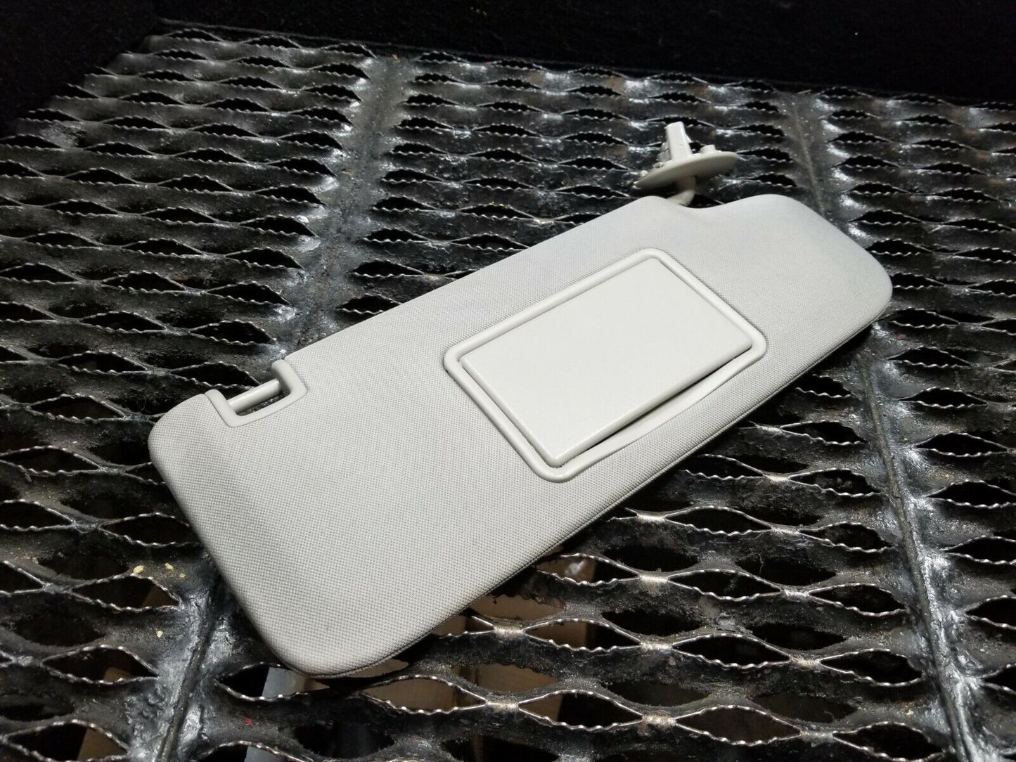 08 09 10 11 12 Chevy Malibu Sun Visor Right Passenger Side OEM 65k