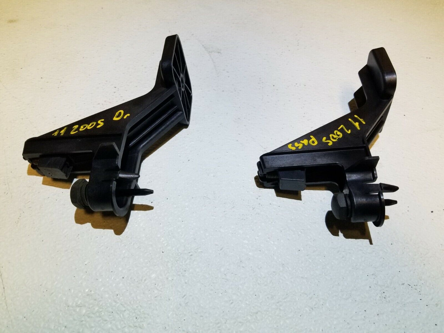 11 12 13 14 Chrysler 200 Convertible Trunk Lid Stopper Left & Right Pair OEM