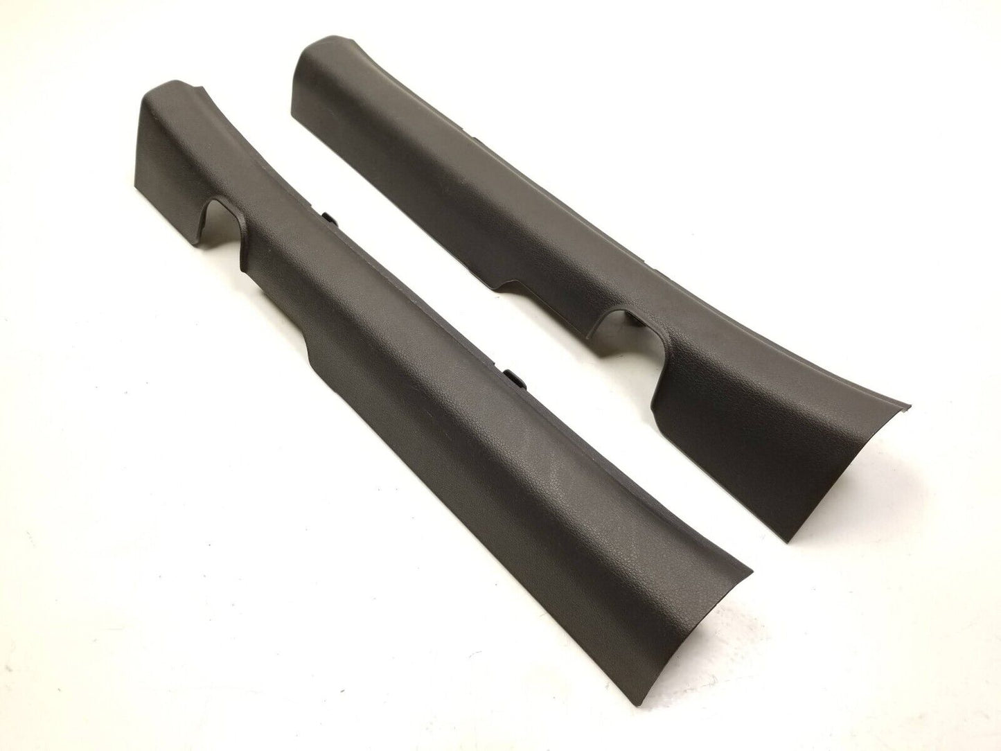 18-21 Hyundai Kona Front Door Sill Scuff Plate Cover Trim Pair OEM 29k Miles